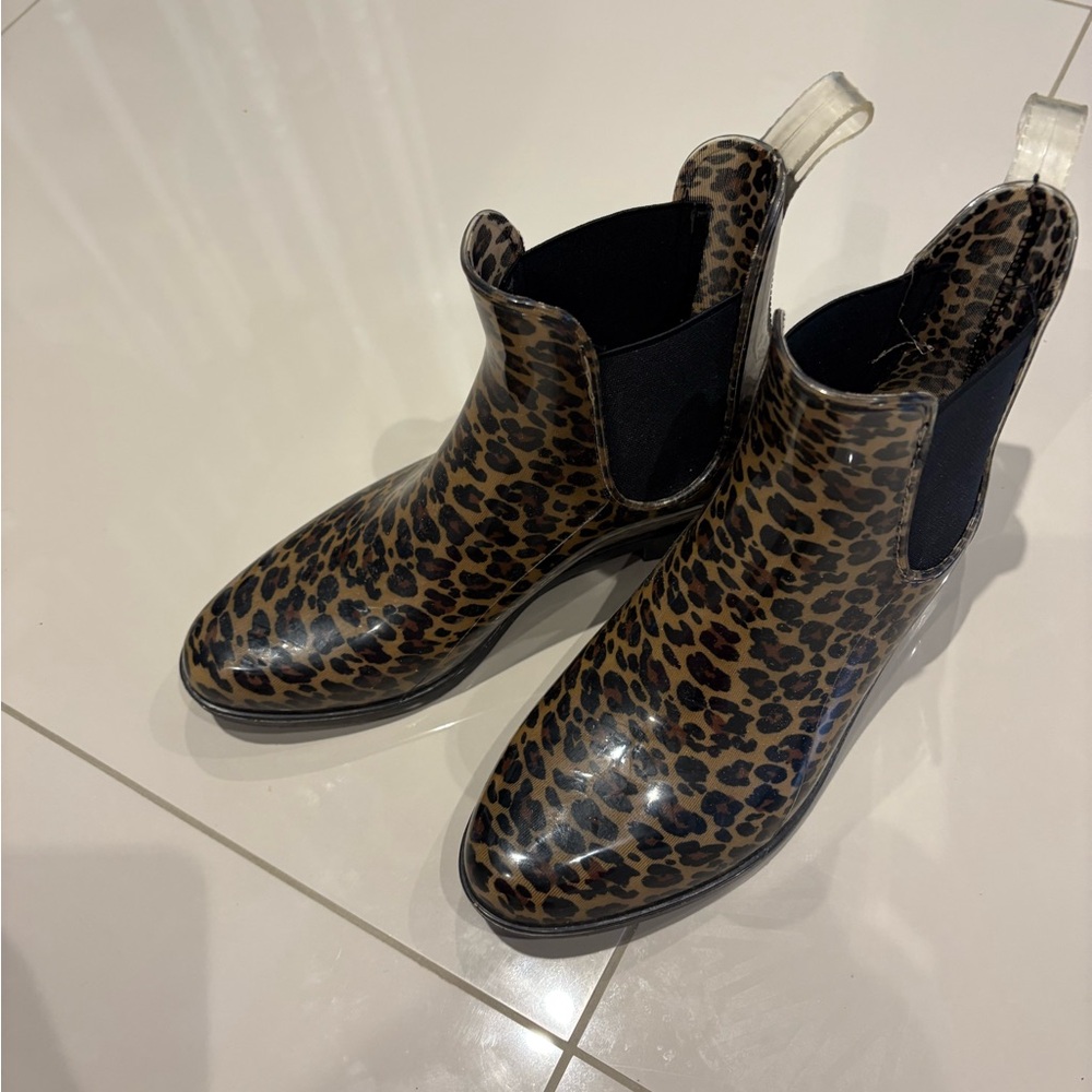 Joe Fresh Leopard Print Booties